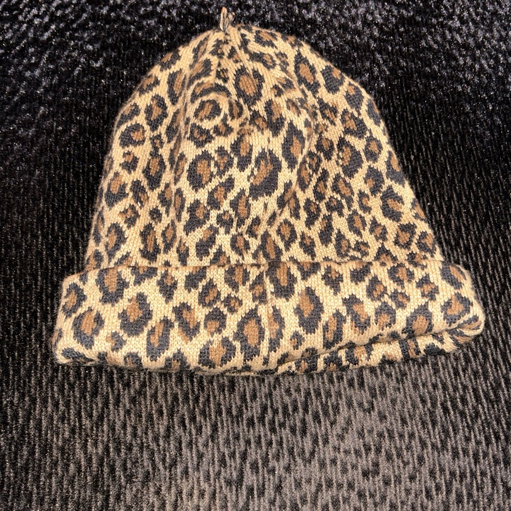 Women’s leopard beanie hat